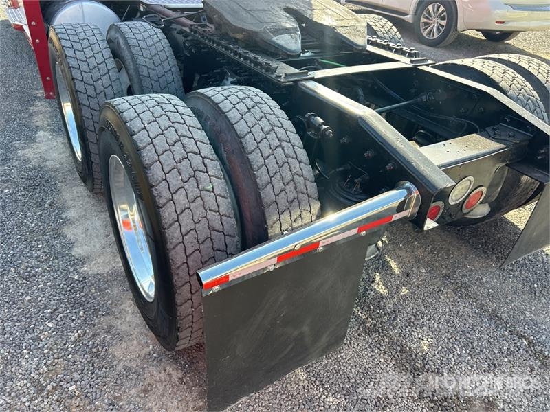 Freightliner Cascadia 126 6x4 T/A Sleeper Truck Tractor Trekkers