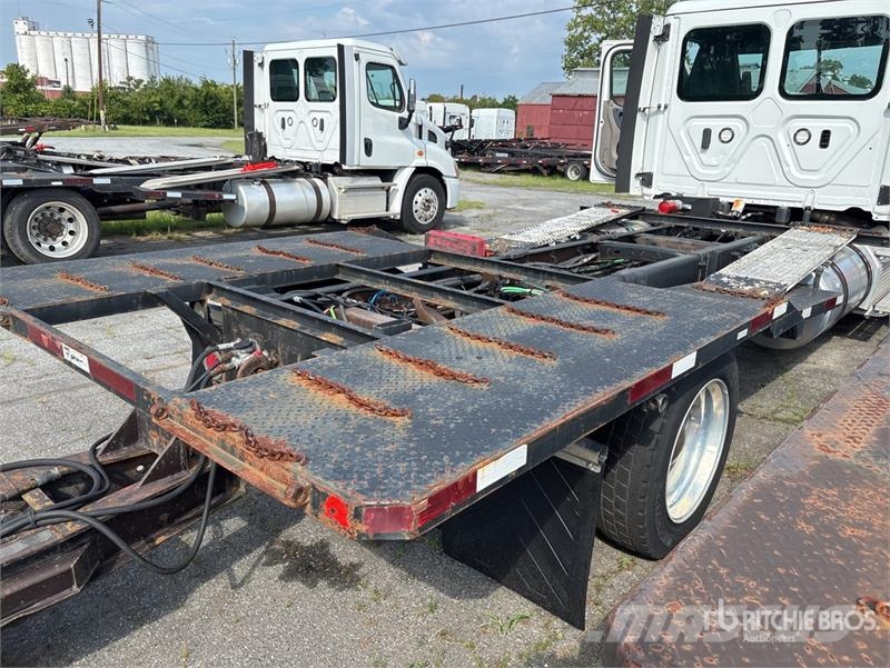 Freightliner Cascadia 113 Camiones portacoches