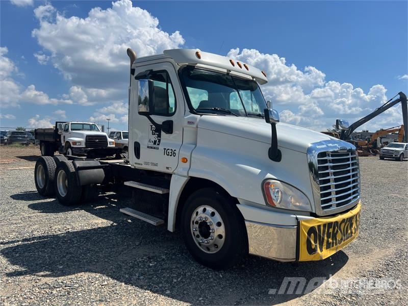 Freightliner Cascadia 125 Prime Movers