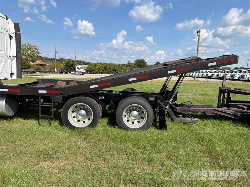 Freightliner Cascadia 113 6x4 Sleeper Car Carrier Truck مركبات النقل
