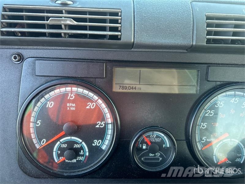 Freightliner Cascadia 113 Prime Movers