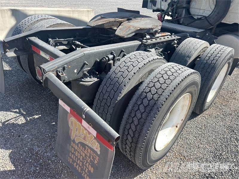 Freightliner Cascadia 125 6x4 T/A Sleeper Truck Tractor Trekkvogner