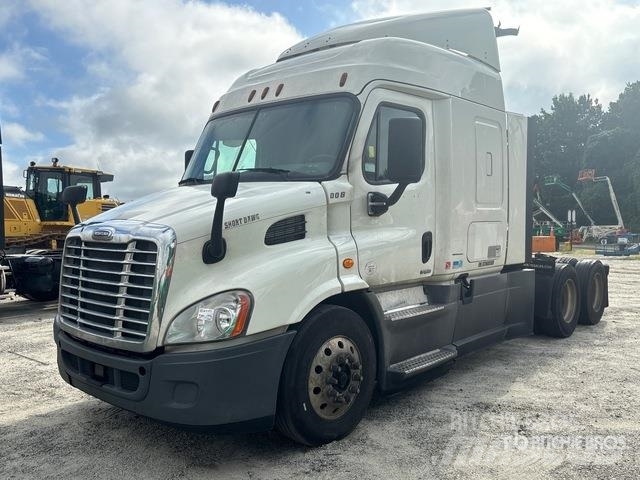 Freightliner Cascadia 113の中古トラクターヘッド | トレーラー