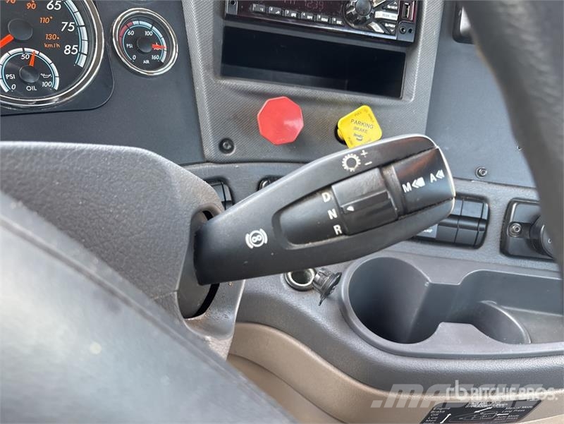 Freightliner Cascadia 113 Camiones portacoches
