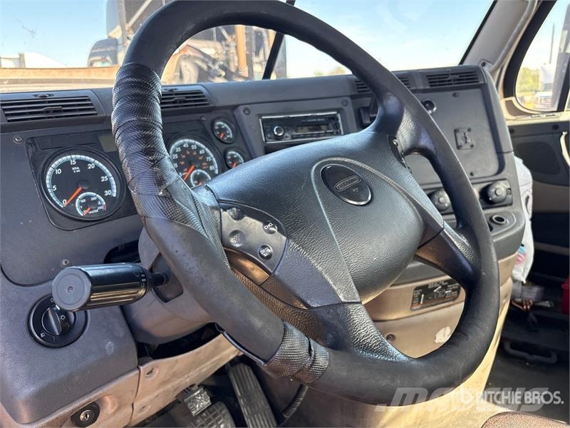 Freightliner Cascadia 113 Седельные тягачи