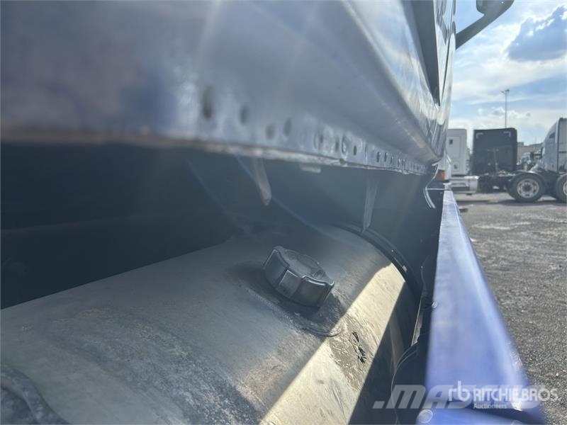 Freightliner Cascadia 126 6x4 T/A Sleeper Truck Tractor Τράκτορες
