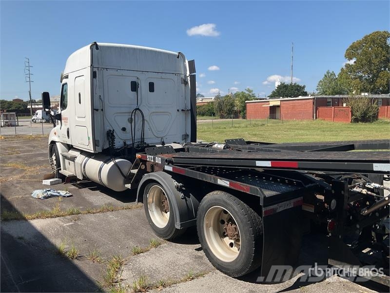 Freightliner Cascadia 113 6x4 Sleeper Car Carrier Truck Evakuatori