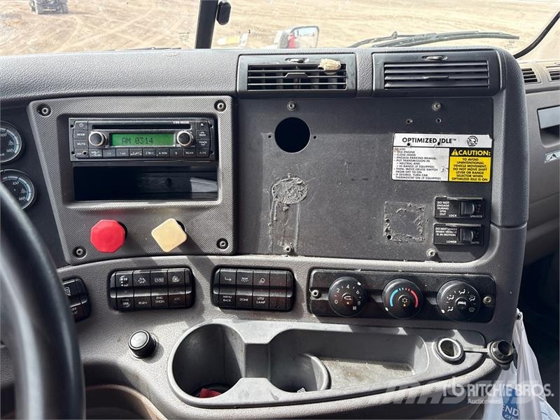 Freightliner Cascadia 125 T/A Sleeper Truck Tractor Vilcēji