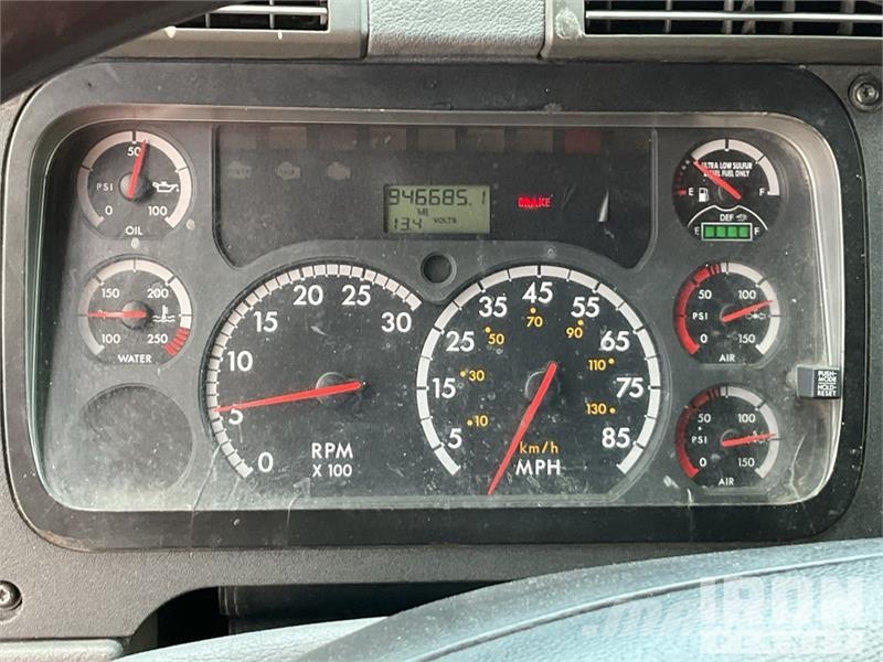 Freightliner Cascadia 125 6x4 T/A Sleeper Truck Tractor Vilcēji