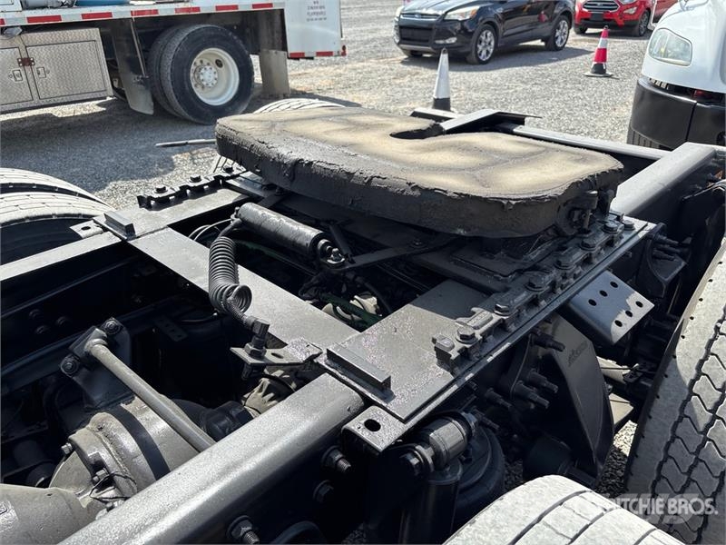 Freightliner Cascadia 125 6x4 T/A Sleeper Truck Tractor Sattelzugmaschinen