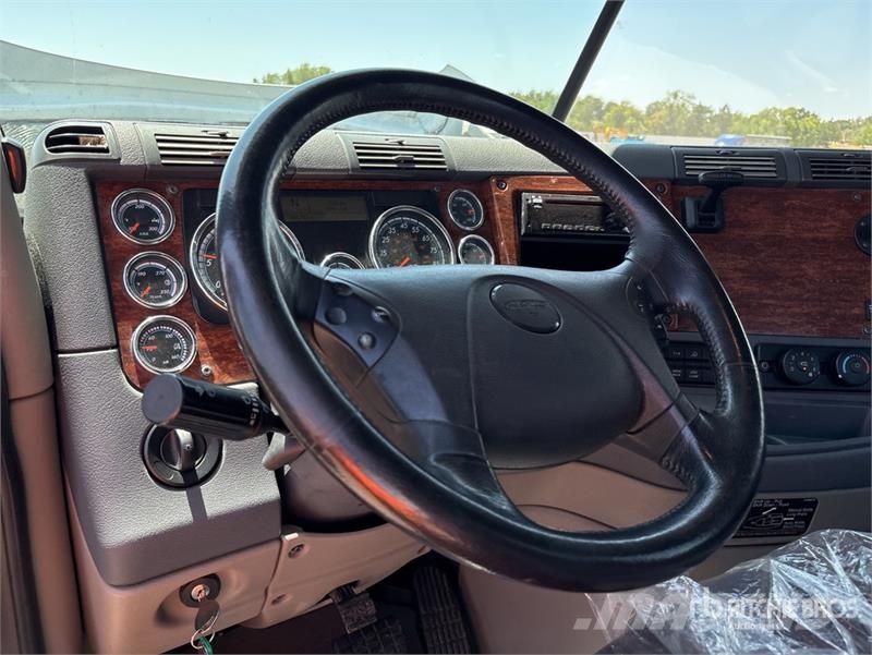 Freightliner Cascadia 113 Camiones portacoches