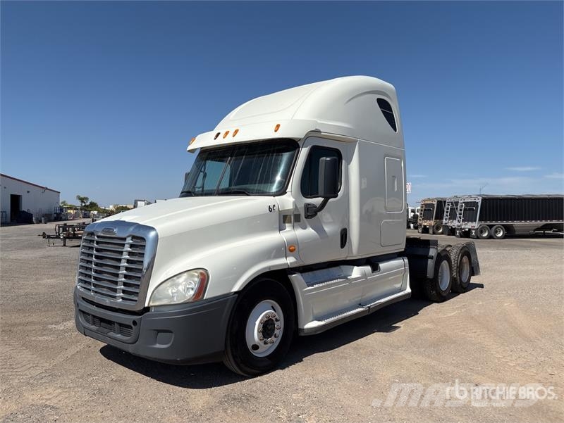 Freightliner Cascadia 125 6x4 T/A Sleeper Truck Tractor Sattelzugmaschinen