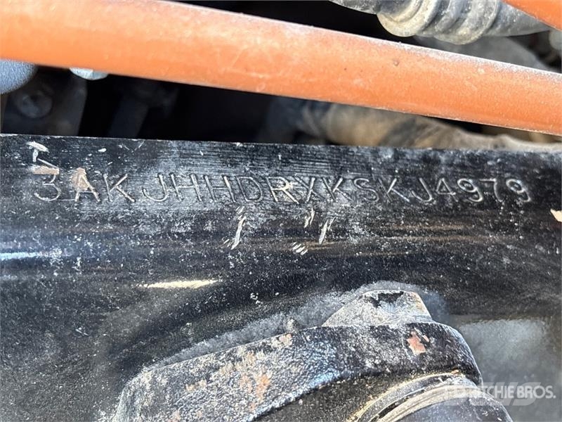 Freightliner Cascadia 126 6x4 T/A Sleeper Truck Tractor Tegljači