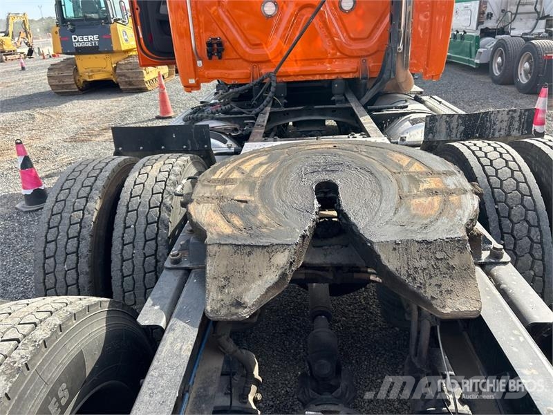 Freightliner Cascadia 116 曳引機組件