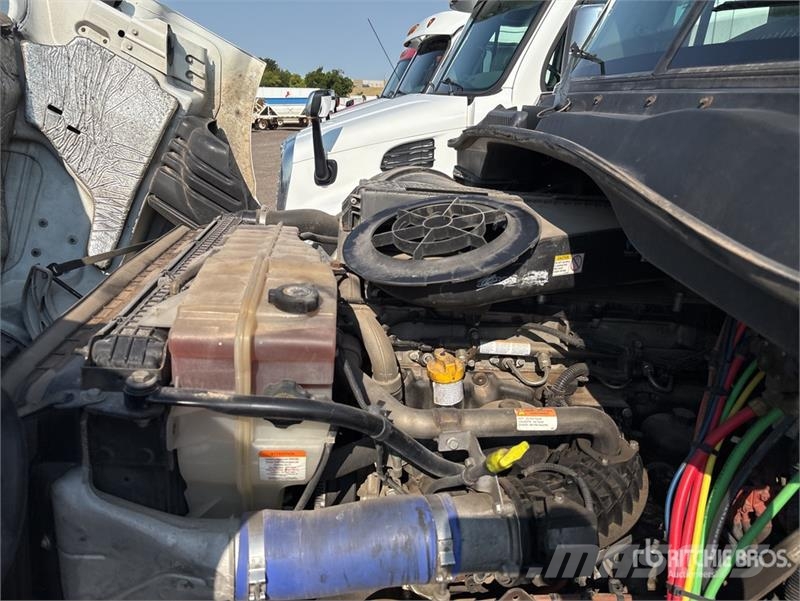 Freightliner Cascadia 113 Camiones portacoches
