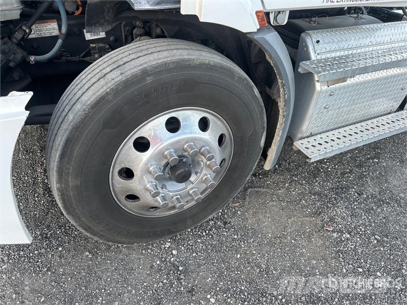 Freightliner Cascadia 116 Vilcēji