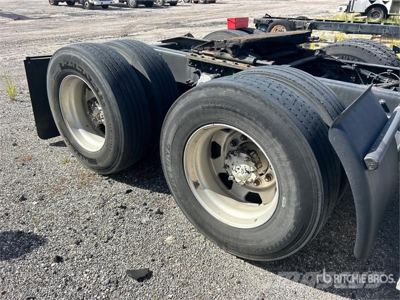 Freightliner Cascadia 125 6x4 T/A Sleeper Truck Tractor Sattelzugmaschinen