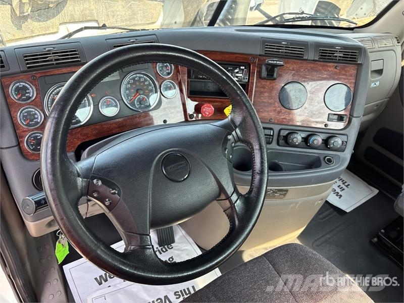 Freightliner Cascadia 113 Camiones portacoches
