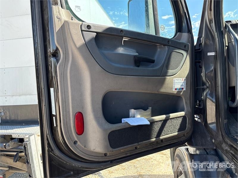 Freightliner Cascadia 113 Седельные тягачи