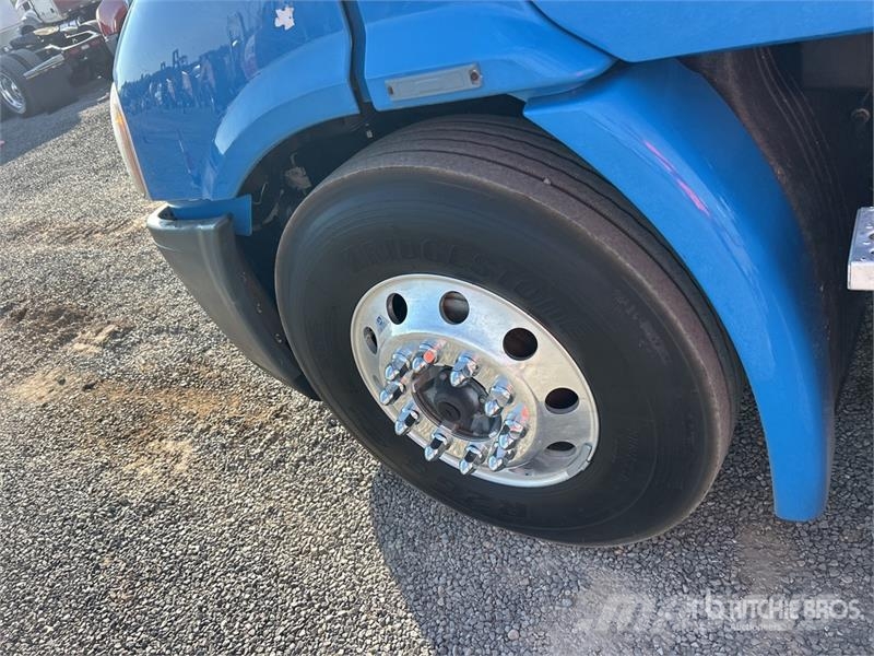 Freightliner Cascadia 113 Trekkers