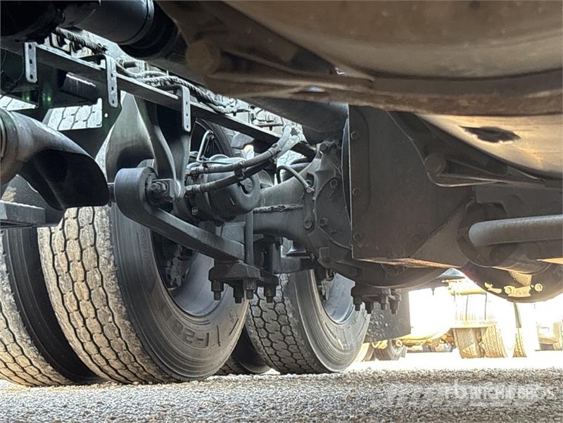 Freightliner Cascadia 126 6x4 T/A Sleeper Truck Tractor 트랙터 유닛