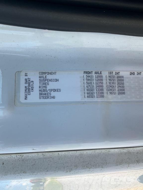 Freightliner Cascadia 113 6x4 Sleeper Car Carrier Truck Evakuatori
