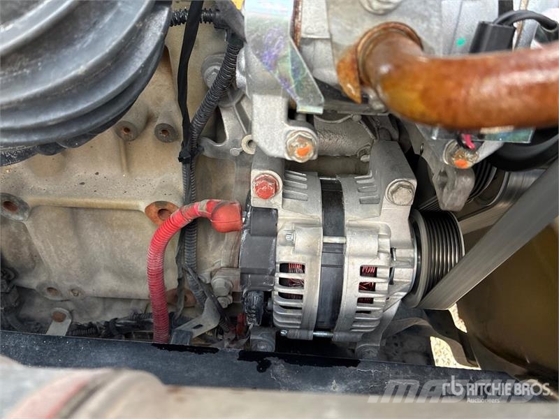 Freightliner Cascadia 126 6x4 T/A Sleeper Truck Tractor 中古トラクターヘッド | トレーラーヘッド