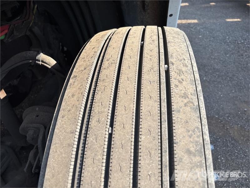 Freightliner Cascadia 113 Camiones portacoches