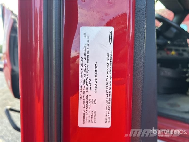 Freightliner Cascadia 126 6x4 T/A Sleeper Truck Tractor وحدات الجر