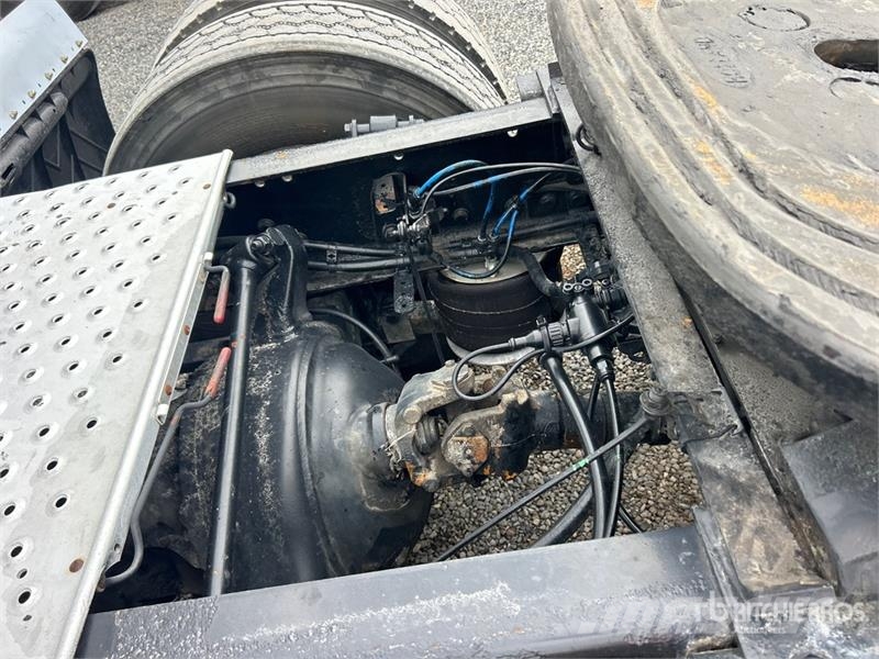 Freightliner Cascadia 125 6x4 T/A Sleeper Truck Tractor Vilcēji