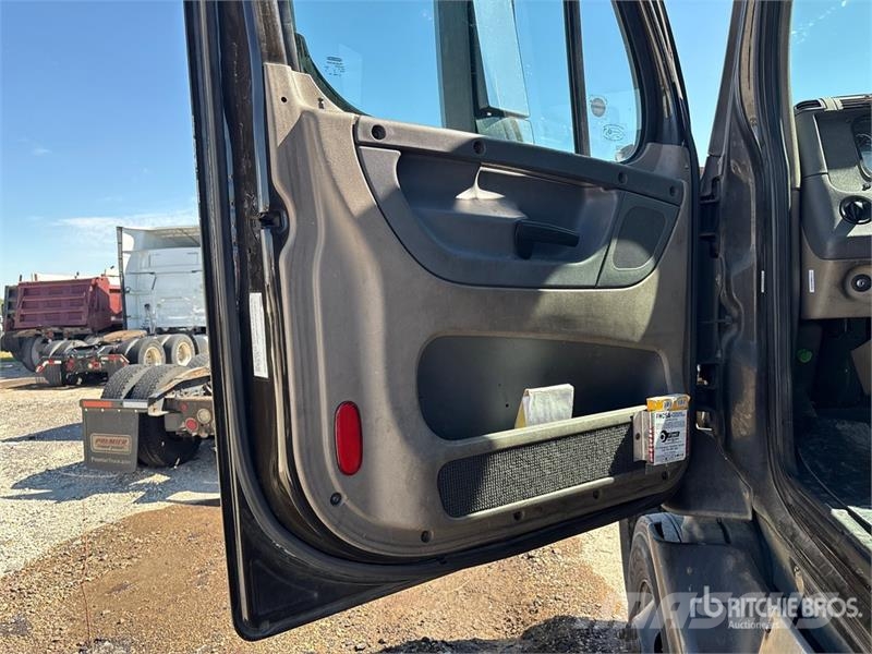 Freightliner Cascadia 113 Седельные тягачи