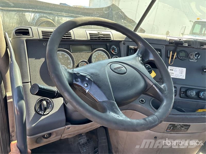 Freightliner Cascadia 113 Седельные тягачи
