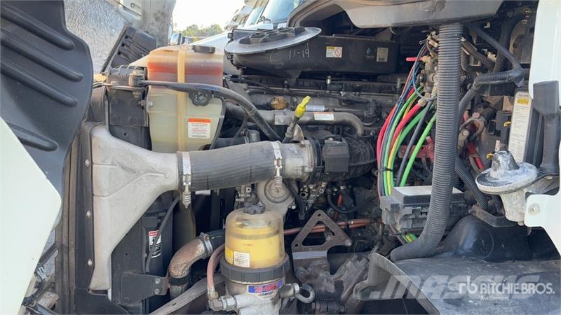 Freightliner Cascadia 113 Camiones portacoches