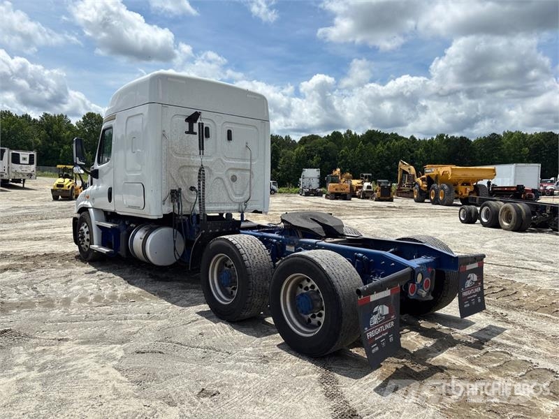 Freightliner Cascadia 113 牵引车
