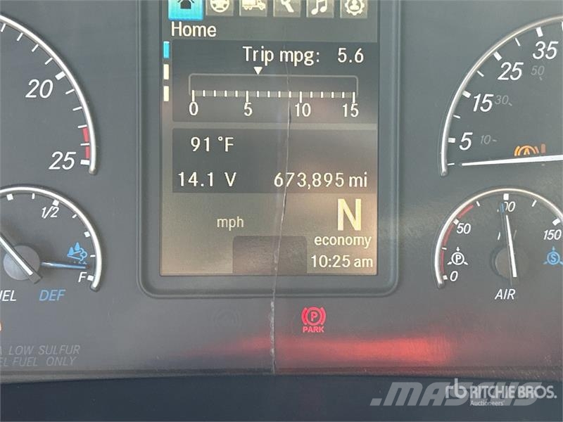 Freightliner Cascadia 126 6x4 T/A Sleeper Truck Tractor Trekkers