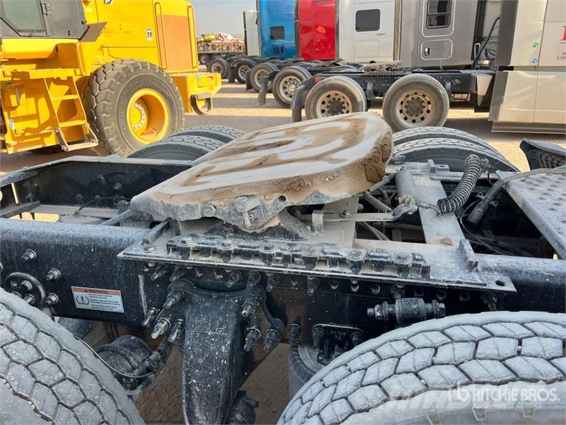 Freightliner Cascadia 126 6x4 T/A Sleeper Truck Tractor Tracteur routier