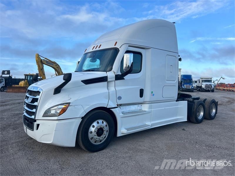 Freightliner Cascadia 126 6x4 T/A Sleeper Truck Tractor Prime Movers