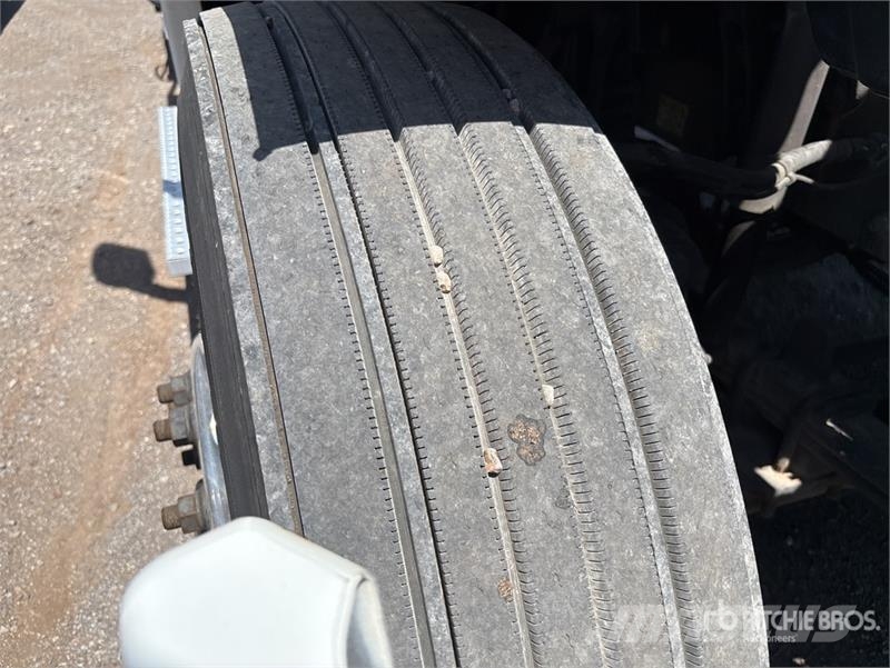 Freightliner Cascadia 113 Camiones portacoches