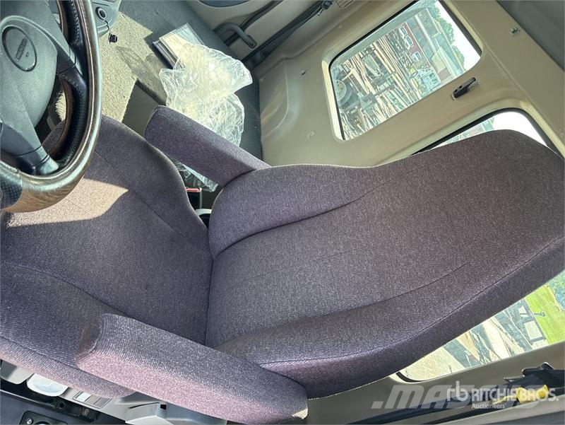 Freightliner Cascadia 113 Camiones portacoches