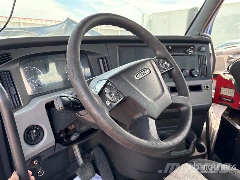 Freightliner Cascadia 116 Sadulveokid