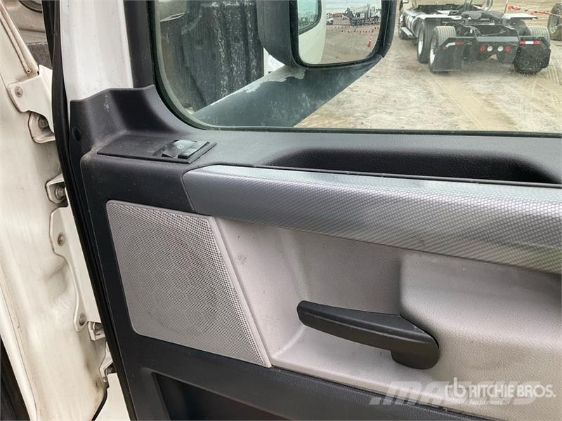 Freightliner Cascadia 126 6x4 T/A Sleeper Truck Tractor Vilcēji