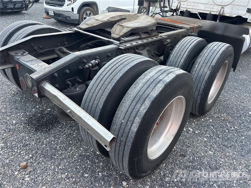 Freightliner Cascadia 126 6x4 T/A Sleeper Truck Tractor (Inoper Autotractoare