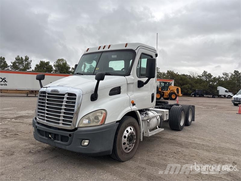 Freightliner Cascadia 113 Sadulveokid