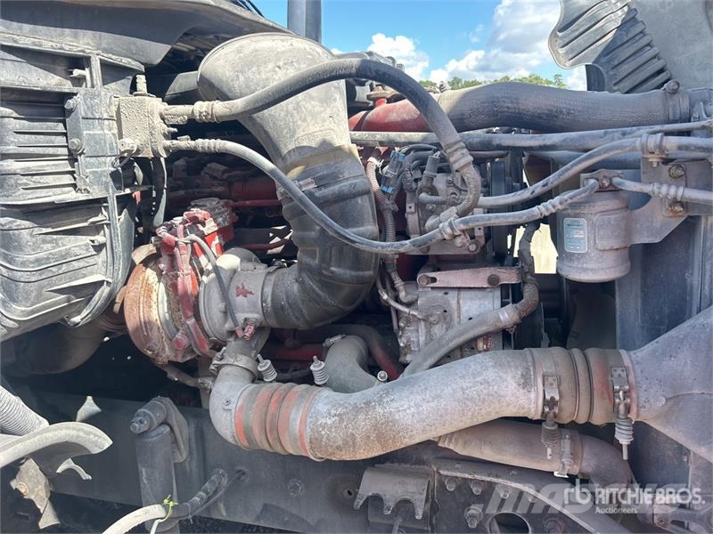 Freightliner Cascadia 125 6x4 T/A Sleeper Truck Tractor Trekkvogner