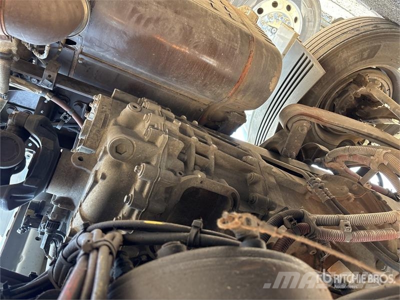Freightliner Cascadia 113 Camiones portacoches