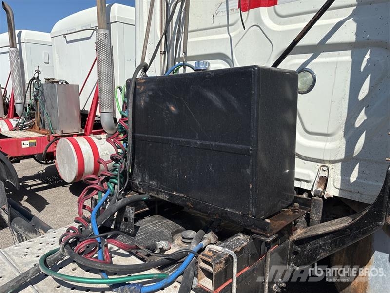Freightliner Cascadia 125 6x4 T/A Sleeper Truck Tractor Sattelzugmaschinen