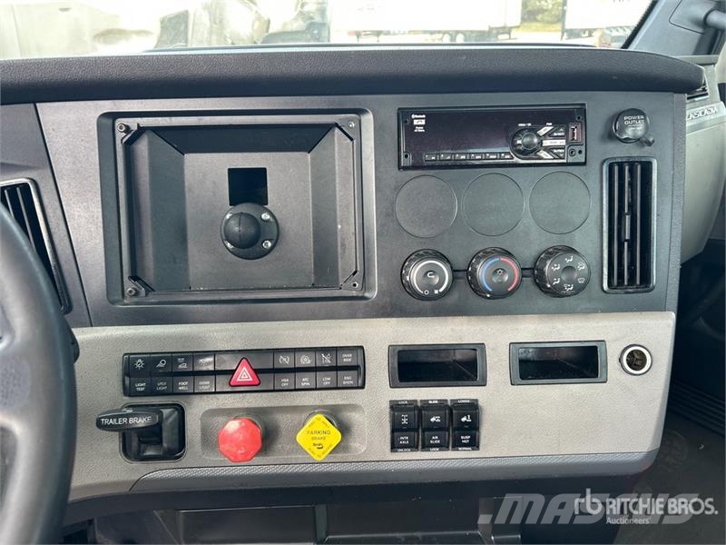 Freightliner Cascadia 126 Tractor Units