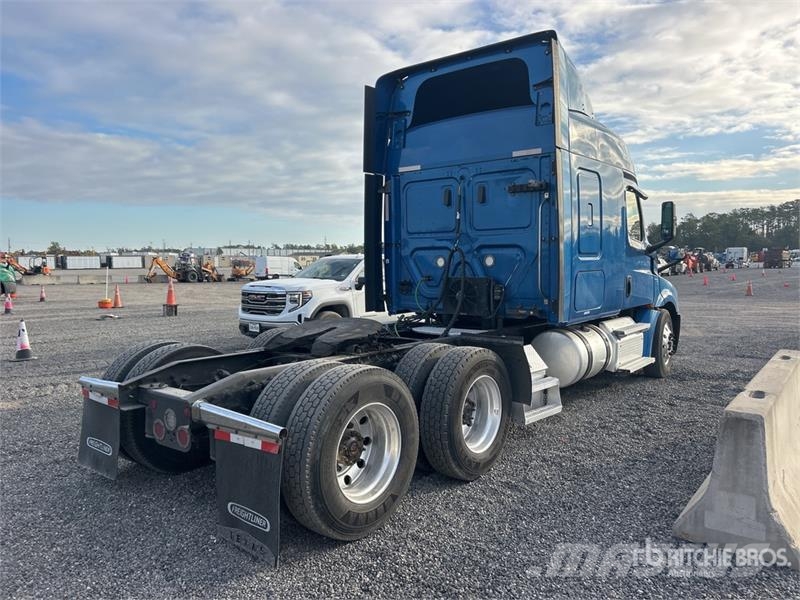 Freightliner Cascadia 126 6x4 T/A Sleeper Truck Tractor Vilcēji