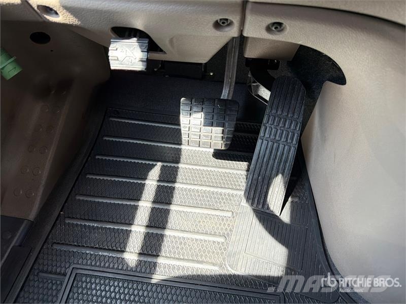 Freightliner Cascadia 113 6x4 Sleeper Car Carrier Truck Autotransporteri