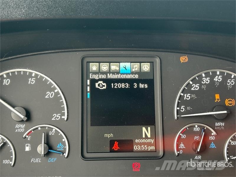 Freightliner Cascadia 126 6x4 T/A Sleeper Truck Tractor Vilcēji